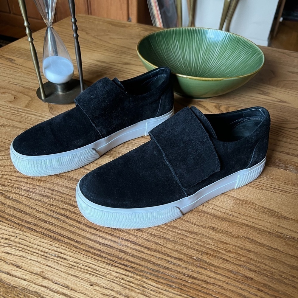 Vince. Shoes Women’s 9 Black Suede Sneakers 39